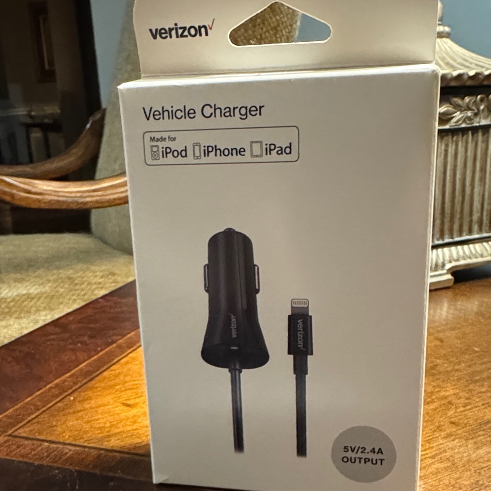 Verizon Black Vehicle Charger for iPod, iPhone, iPad